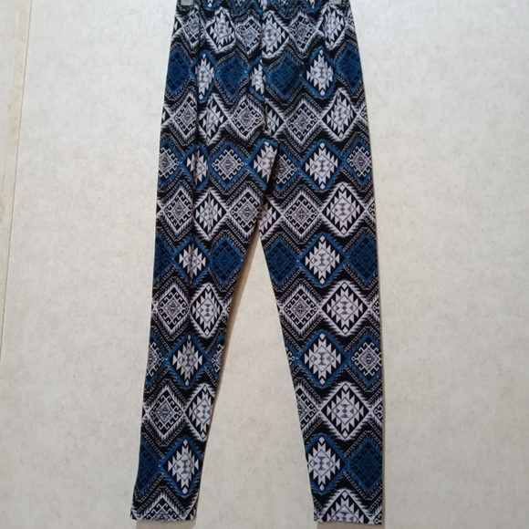 Geometric design stretch pants size 24 in. Waist - Picture 5 of 5